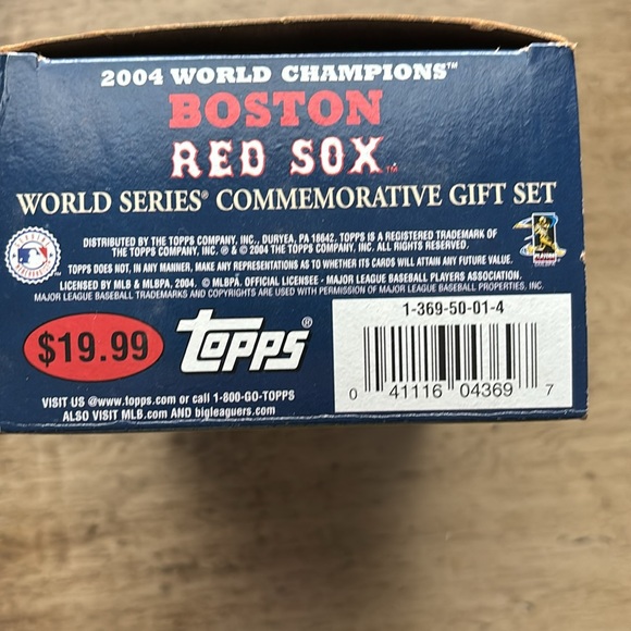 Topps 2004 World Champions Boston Red Sox commemorative gift set - Picture 3 of 5
